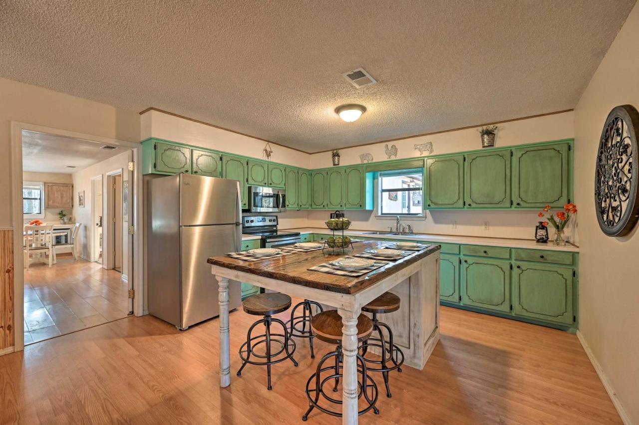Pet Friendly Shady Oaks Cabin in Broken Bow Buitenkant foto