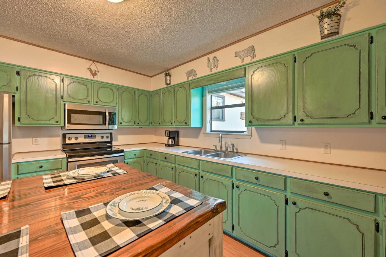 Pet Friendly Shady Oaks Cabin in Broken Bow Buitenkant foto