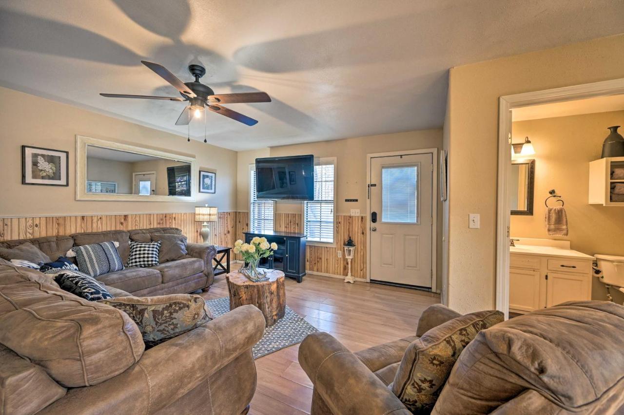 Pet Friendly Shady Oaks Cabin in Broken Bow Buitenkant foto