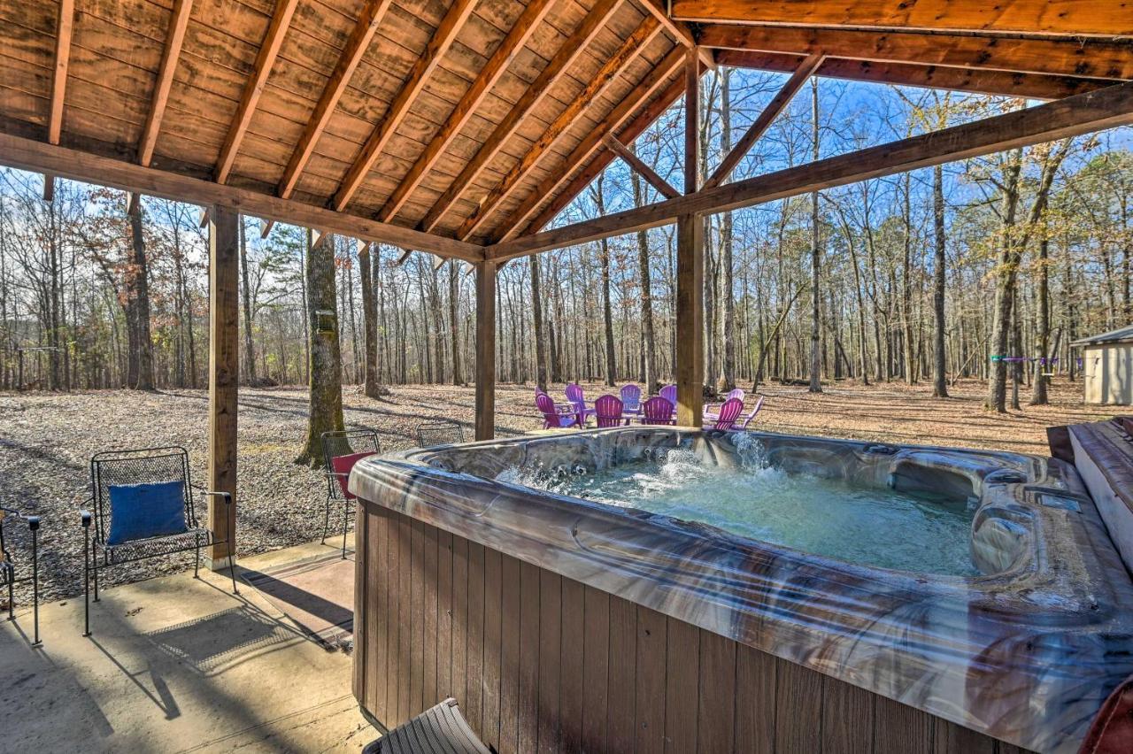 Pet Friendly Shady Oaks Cabin in Broken Bow Buitenkant foto