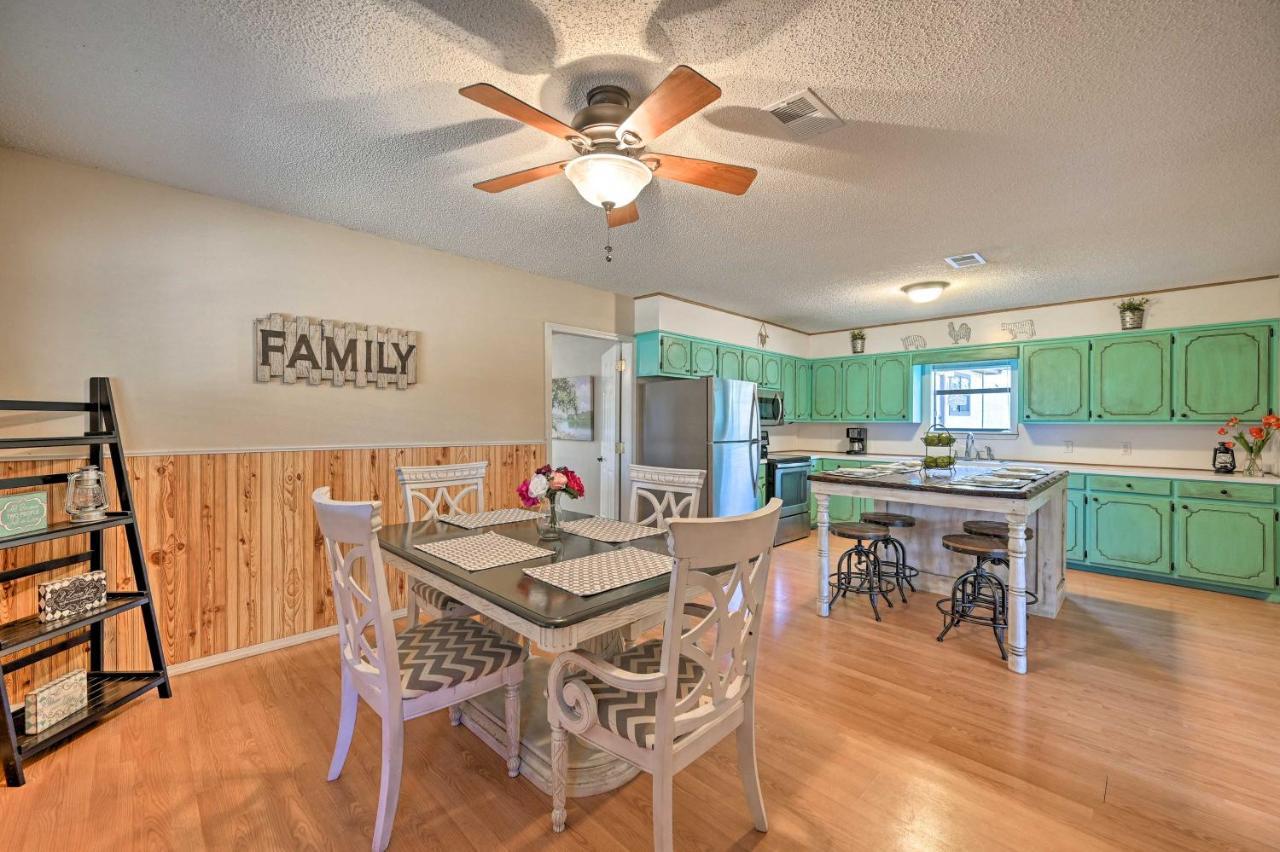 Pet Friendly Shady Oaks Cabin in Broken Bow Buitenkant foto