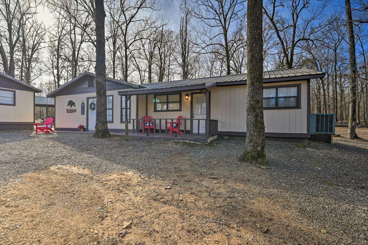Pet Friendly Shady Oaks Cabin in Broken Bow Buitenkant foto