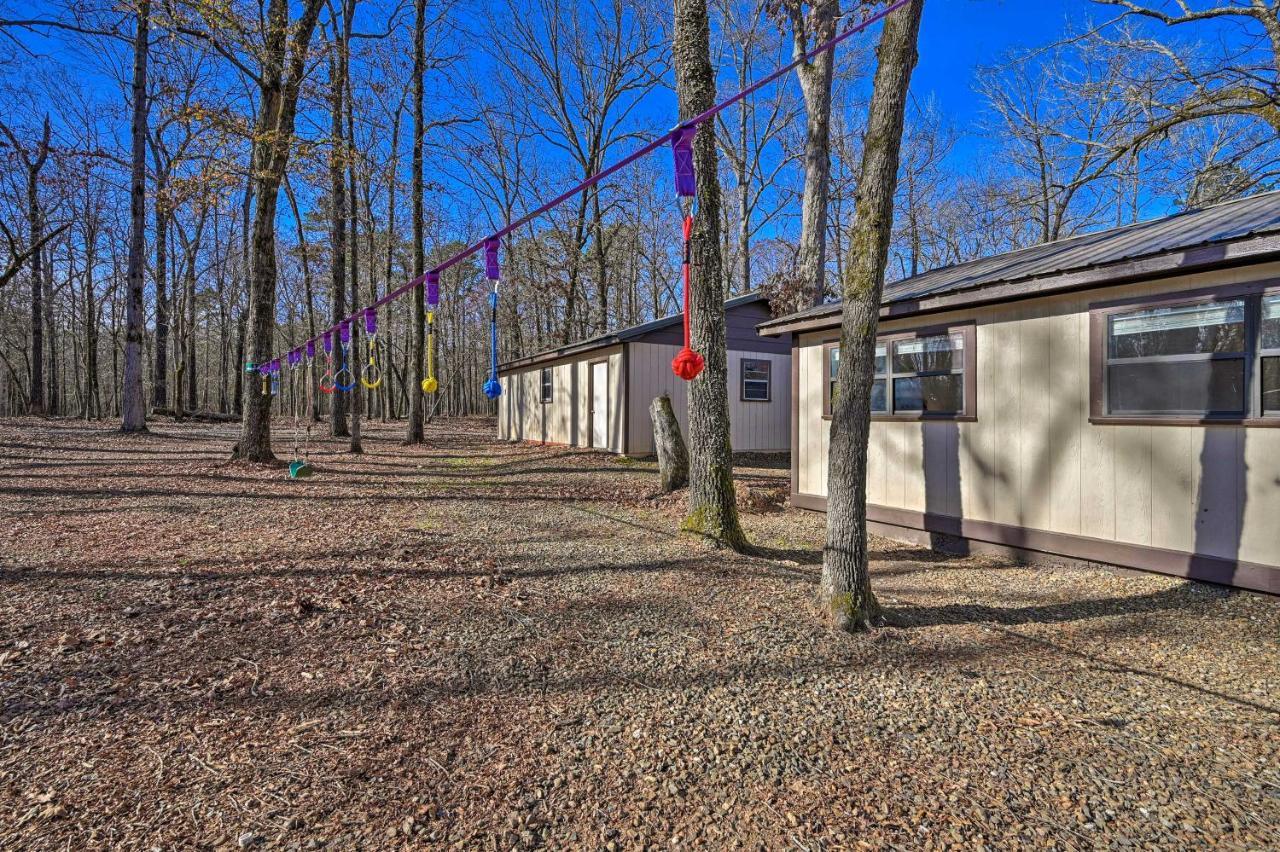 Pet Friendly Shady Oaks Cabin in Broken Bow Buitenkant foto