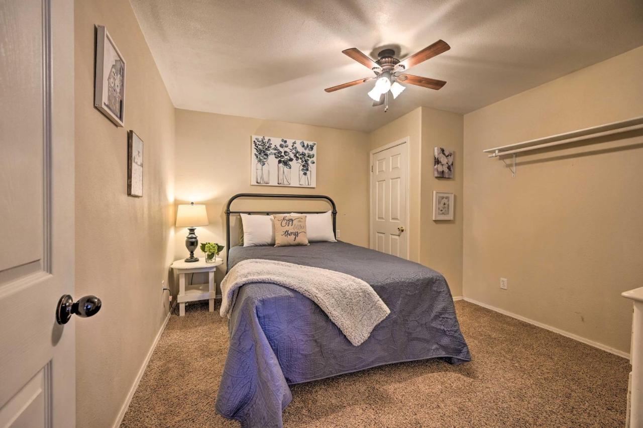 Pet Friendly Shady Oaks Cabin in Broken Bow Buitenkant foto